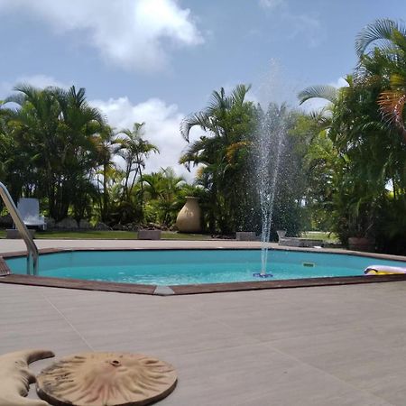 L'Aseta Paradise Grand-Bourg  Extérieur photo