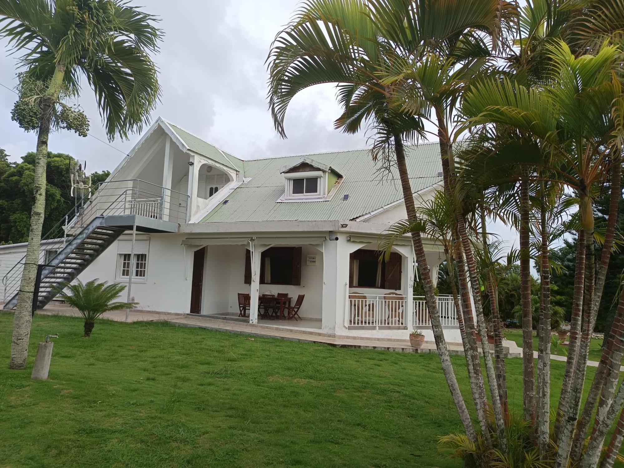 L'Aseta Paradise Grand-Bourg  Extérieur photo