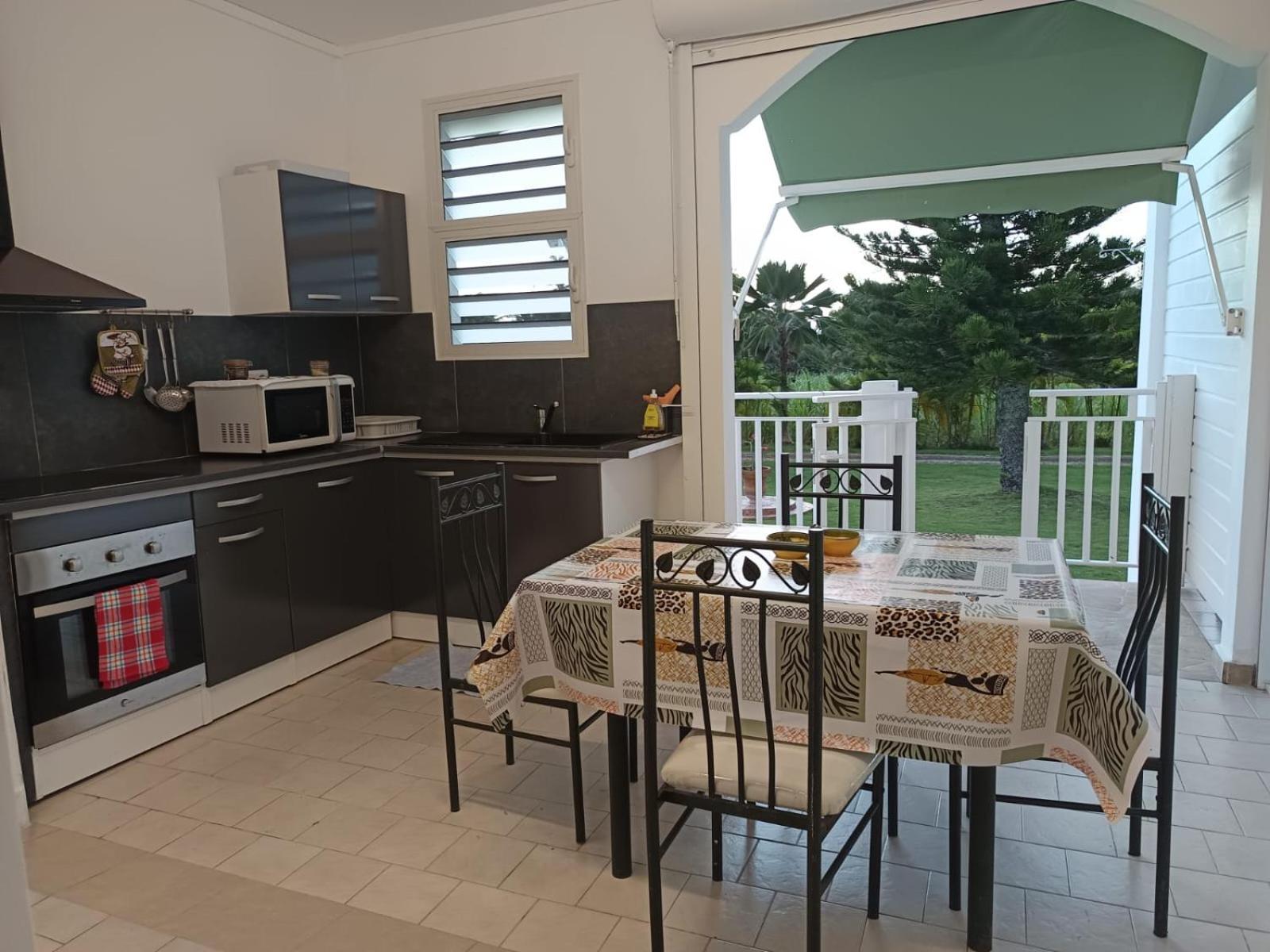 L'Aseta Paradise Grand-Bourg  Extérieur photo