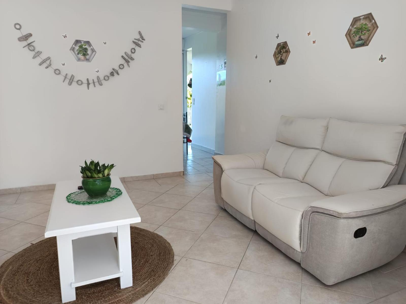 L'Aseta Paradise Grand-Bourg  Extérieur photo