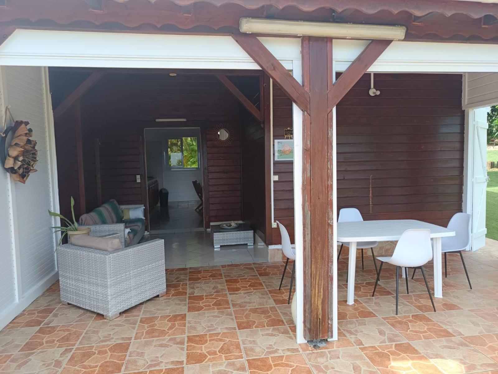 L'Aseta Paradise Grand-Bourg  Extérieur photo