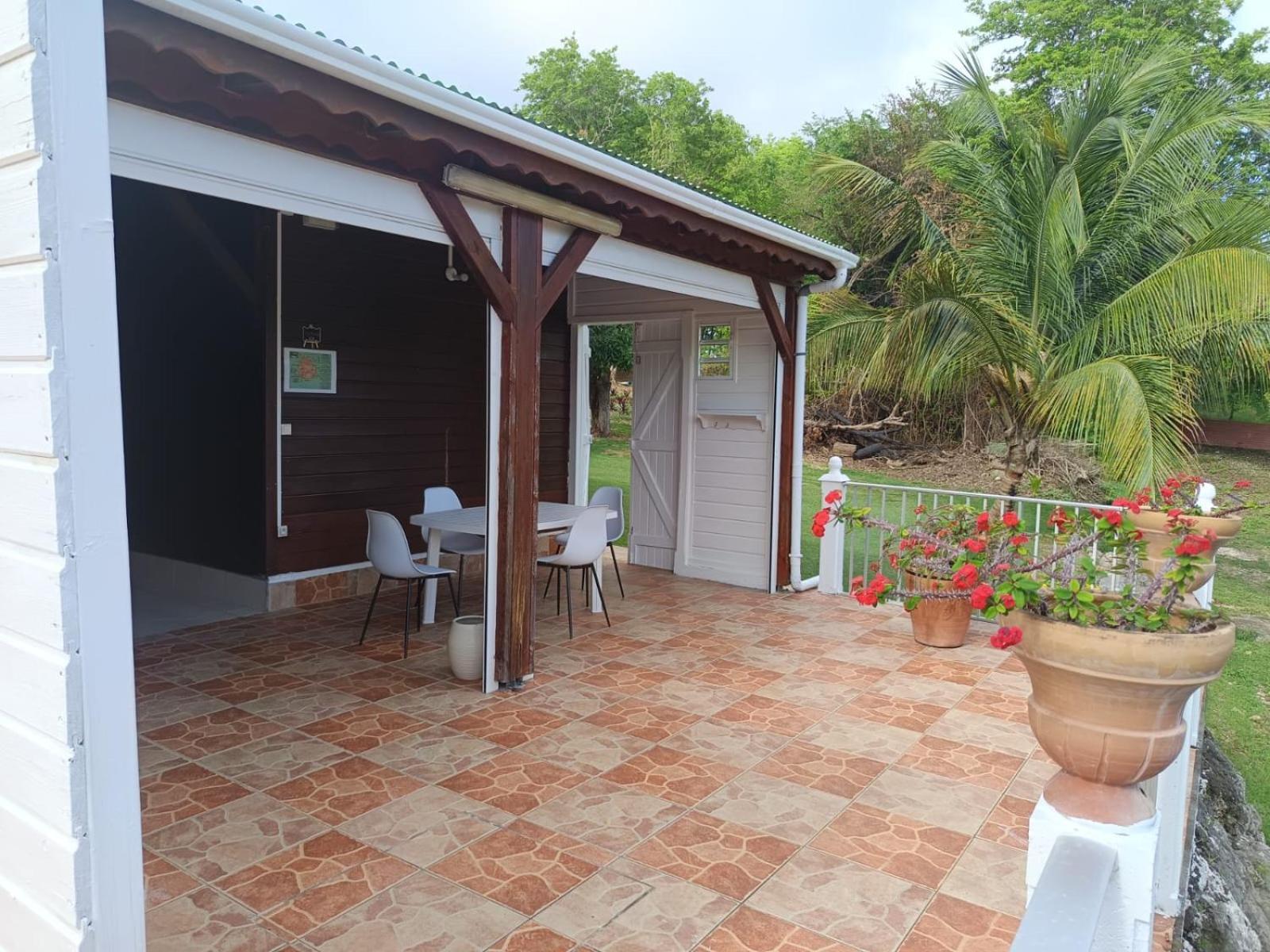L'Aseta Paradise Grand-Bourg  Extérieur photo